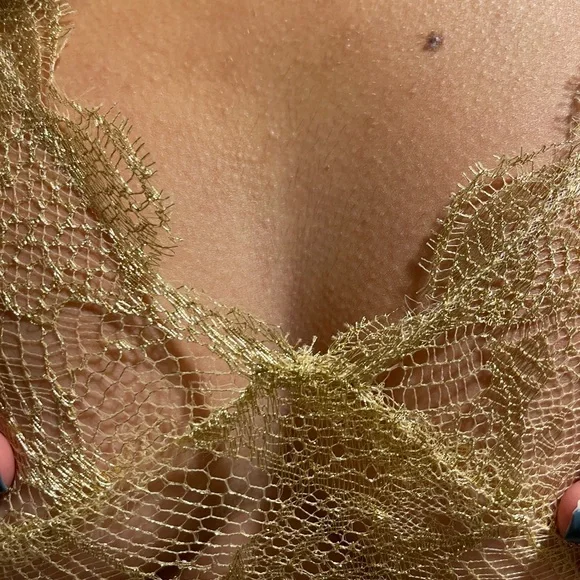 Gorgeous Vintage Tom and Linda Platt Metallic Gold Lace Gown for Saks Fifth Ave - Picture 12 of 16